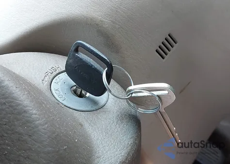 2004 Toyota Corolla Ce z USA, uszkodzony, nr VIN 1NXBR32E04Z200203